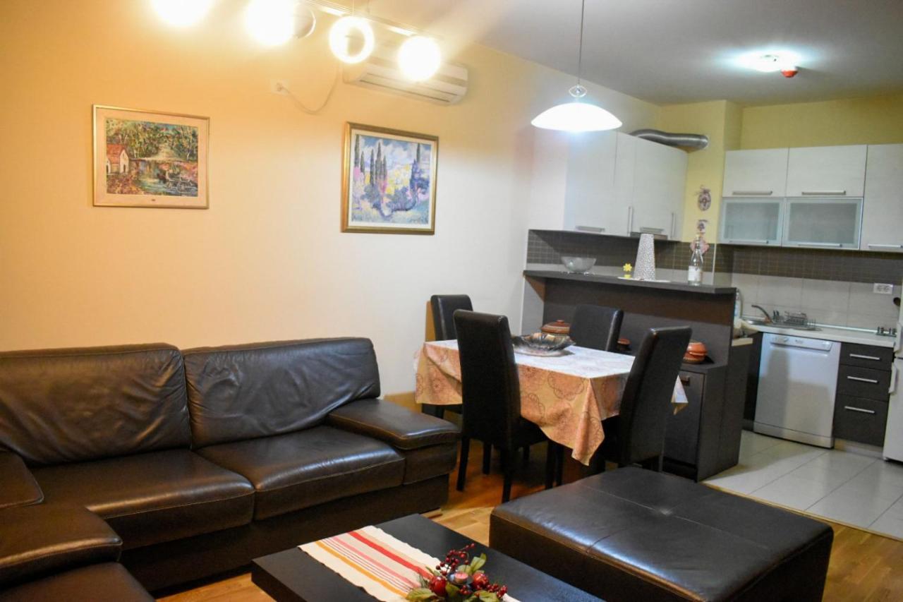Apartman Sara 2 Podgorica Exteriör bild